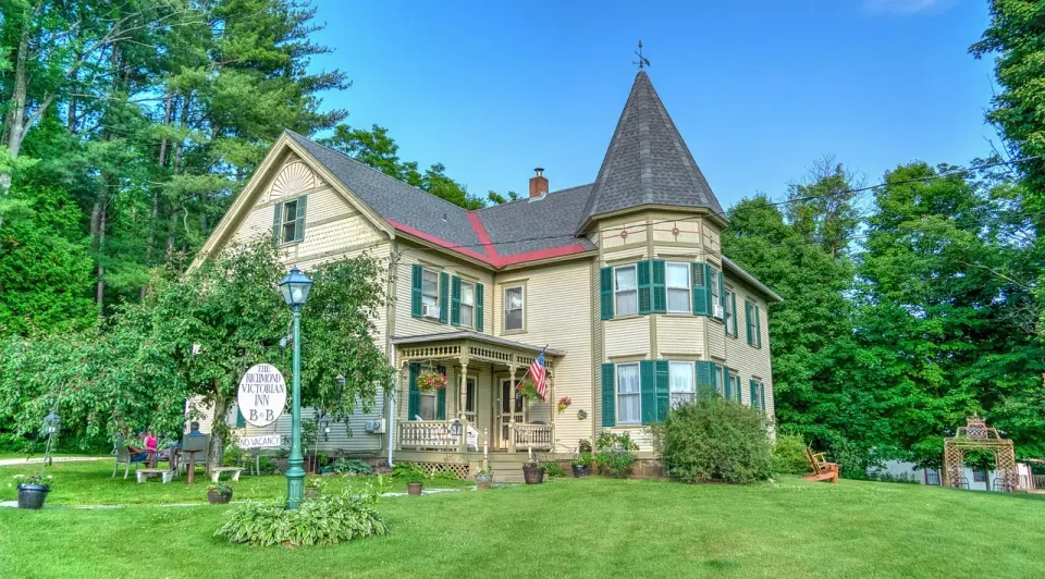victorian house, bed and breakfast, nature, green