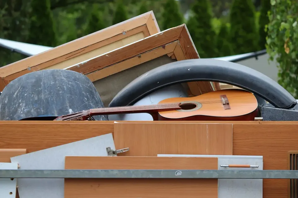bulky waste, budget resolution, guitar, wood